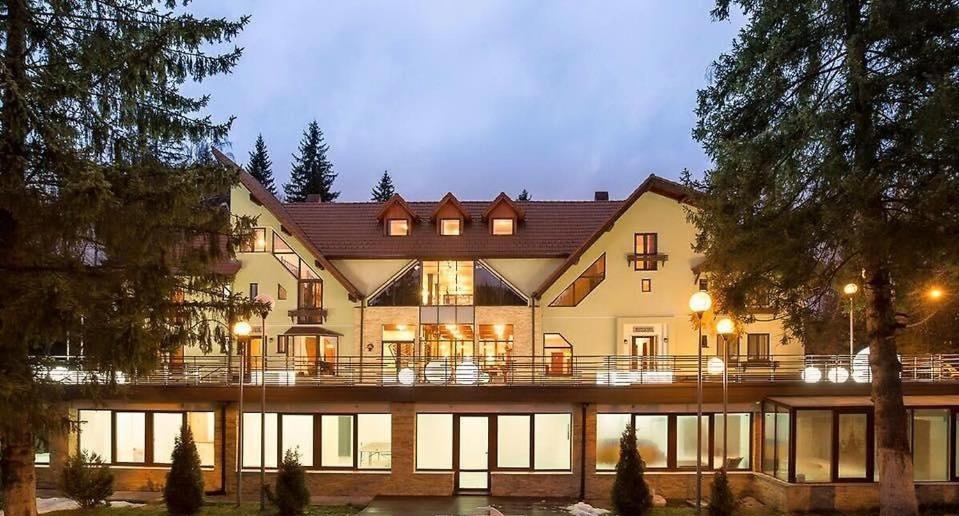 Vila Pinul Si Mesteacanul Poiana Brasov Εξωτερικό φωτογραφία